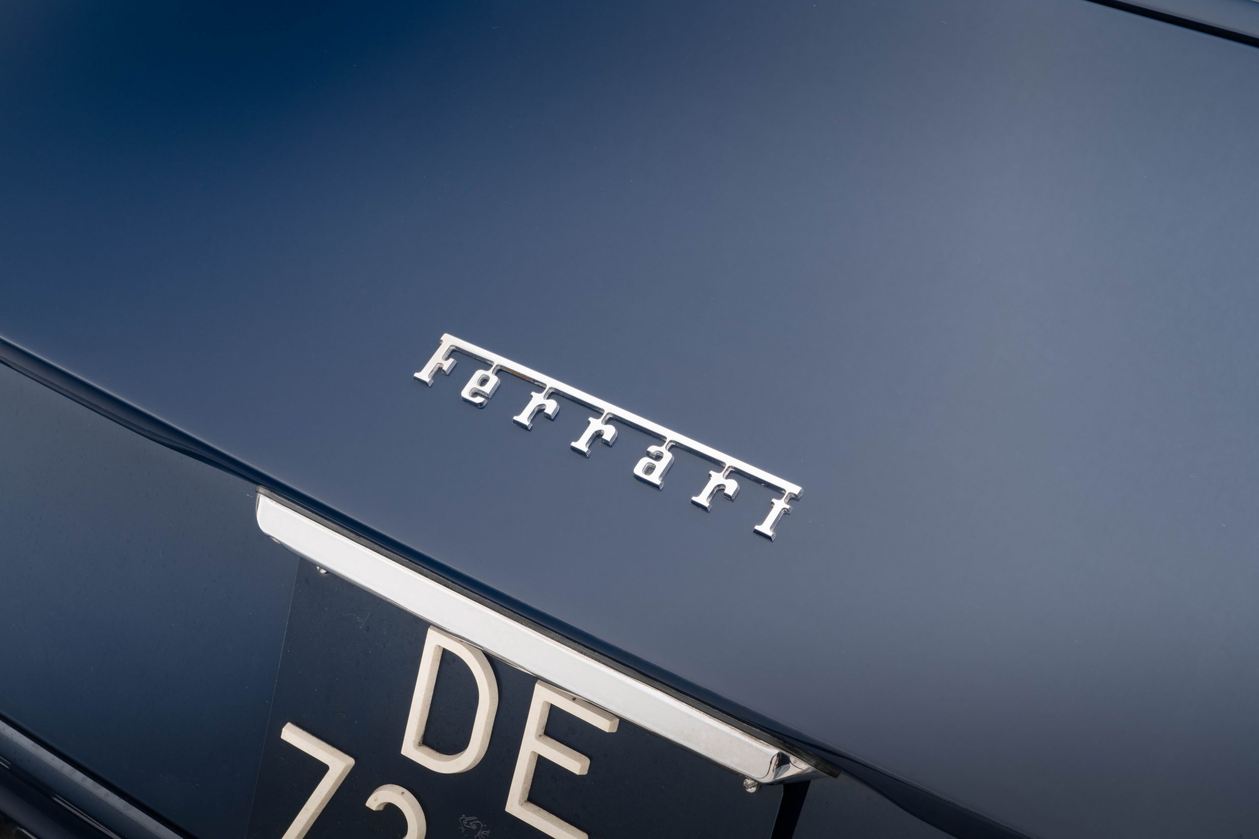 Daytona plexi & popup-62 Ferrari Daytona badge<br />